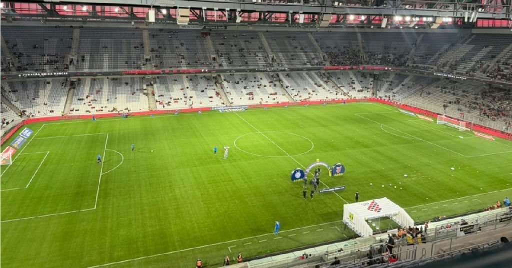 Athletico-pr e Bahia definem escalações para confronto direto no Brasileirão