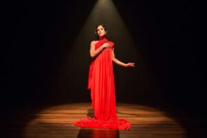 Bailarina Mirela França estreia solo inspirado no pensamento de Nêgo Bispo em Salvador