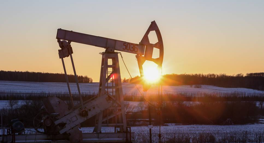 Barril de petróleo ultrapassa US$ 100 com tensão militar entre EUA e Irã no Estreito de Ormuz