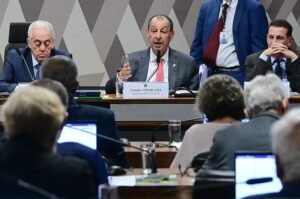 CCJ do Senado avança com proposta que estabelece jornada de 40 horas semanais