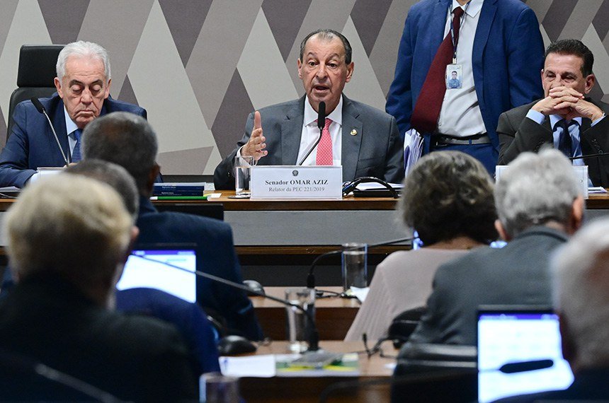 CCJ do Senado avança com proposta que estabelece jornada de 40 horas semanais