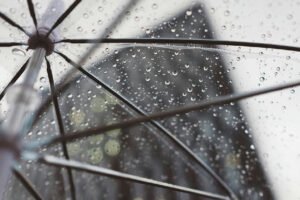 Chuva e ventos fortes marcam a chegada de frente fria em Salvador neste fim de semana