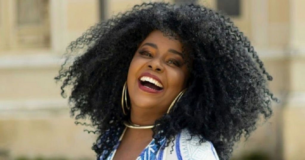 Claudya Costta e Sylvia Patricia comandam atrações da 23ª Parada LGBT+ da Bahia neste domingo