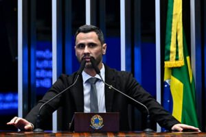 Cleitinho lidera disputa pelo governo de Minas Gerais com 37% das intenções de voto