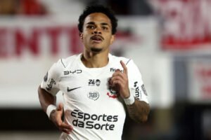 Corinthians encerra jejum de gols fora de casa em mata-matas da Libertadores