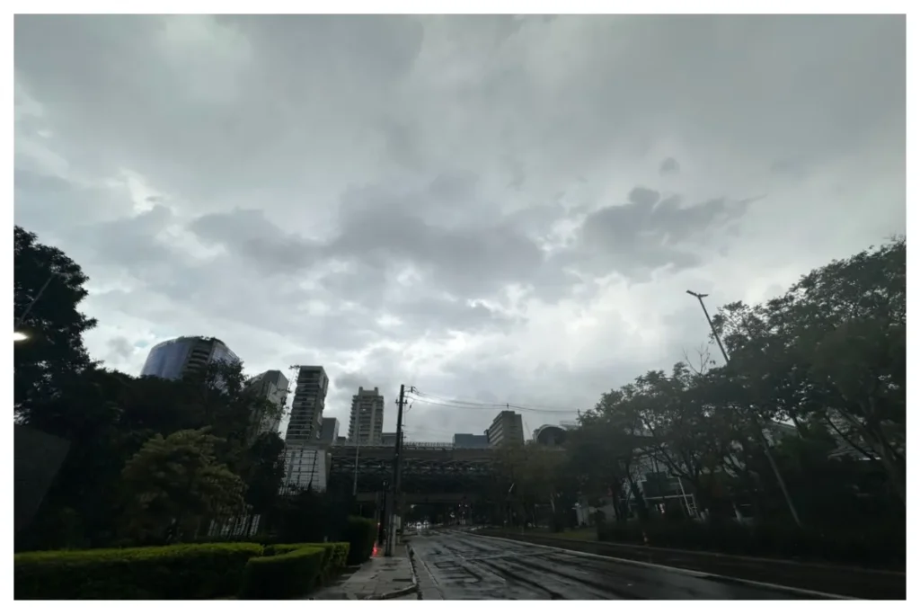 Defesa Civil emite alerta de chuvas intensas e risco geológico em São Paulo