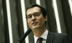 Deltan Dallagnol mantém registro de candidatura ao Senado após decisão do Tre-pr