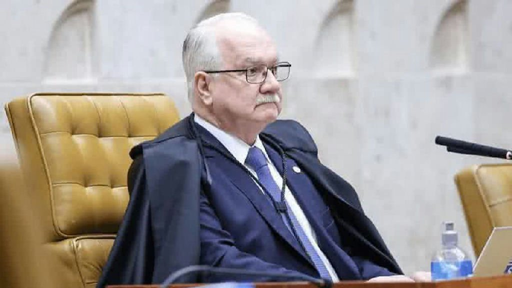 Edson Fachin solicita levantamento de sigilo em processo sobre o Banco Master