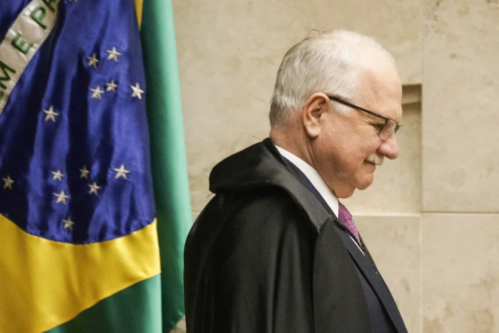 Edson Fachin suspende sessão do STF em momento de tensão entre magistrados