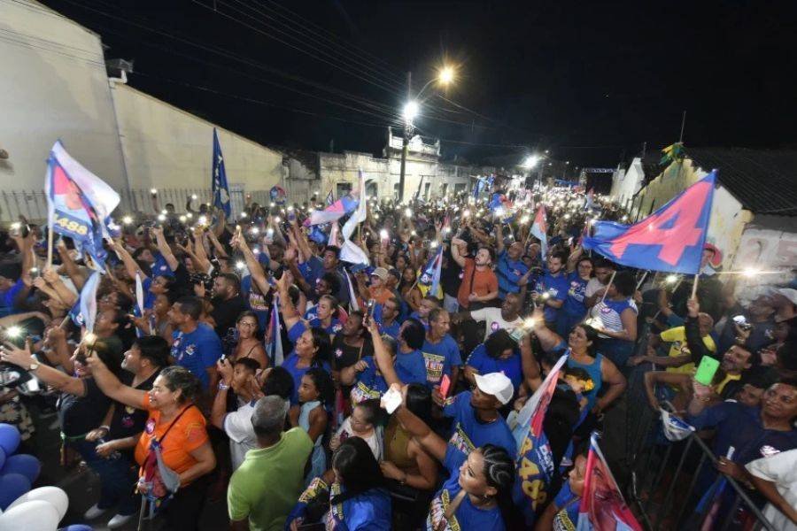 Eleições na Bahia: ACM Neto mobiliza multidão em Amargosa com promessas de mudanças