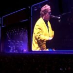 Elton John emociona...