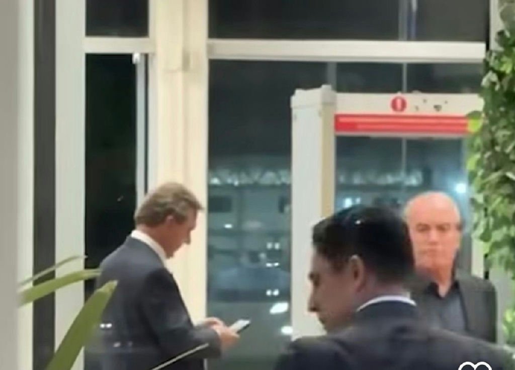 Empresários e banqueiros deixam Brasília em jatinhos após jantar com Lula