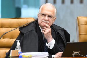 Fachin avalia próximos passos de investigação envolvendo Alexandre de Moraes e Daniel Vorcaro