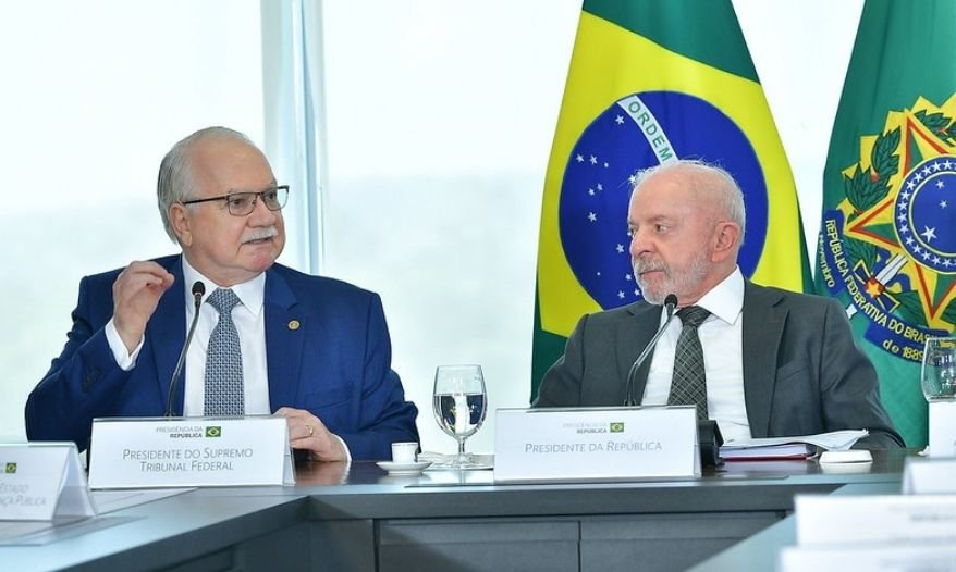 Fachin defende fim do inquérito das fake news e prega legalidade no STF