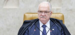 Fachin estabelece prazo para Mendonça e Gonet sobre acusações no caso Master