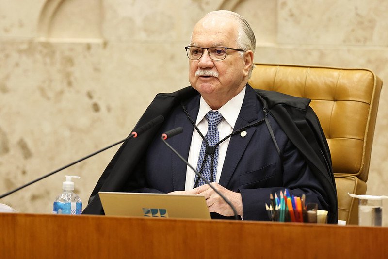 Fachin mantém julgamento de Moraes no STF e rejeita pedido de adiamento
