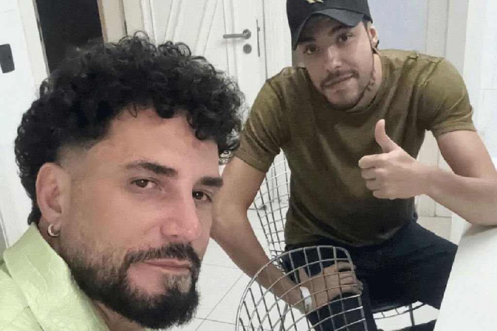 Filho de Latino expõe conflitos familiares e faz graves acusações contra o cantor