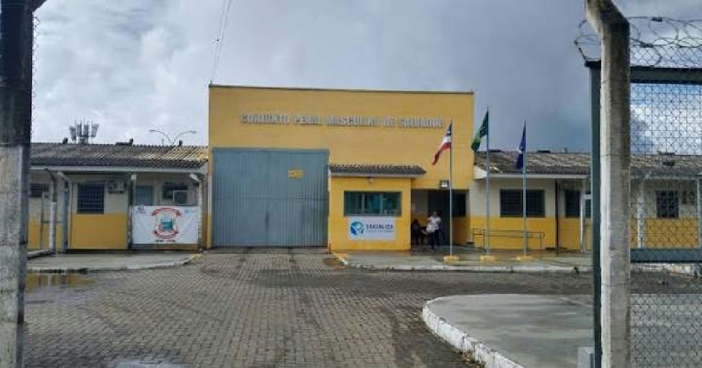 Funcionário é preso em flagrante ao tentar introduzir drogas no Conjunto Penal de Salvador