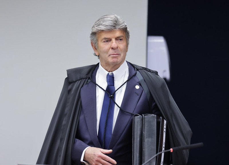 Fux suspende decisão de Dino e reafirma limites da liberdade de expressão