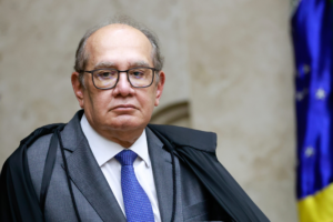Gilmar Mendes solicita que Fachin assuma relatoria de caso envolvendo Alexandre de Moraes