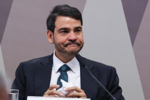 Governo cogita adiar nomeação de Jorge Messias após resistência no Senado e atrito com a PF
