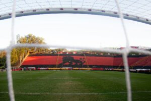 Gustavo Mosquito projeta reencontro com o Vitória e garante celebração em caso de gol