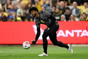 Hugo Souza enfrenta críticas severas após falha em gol da Austrália