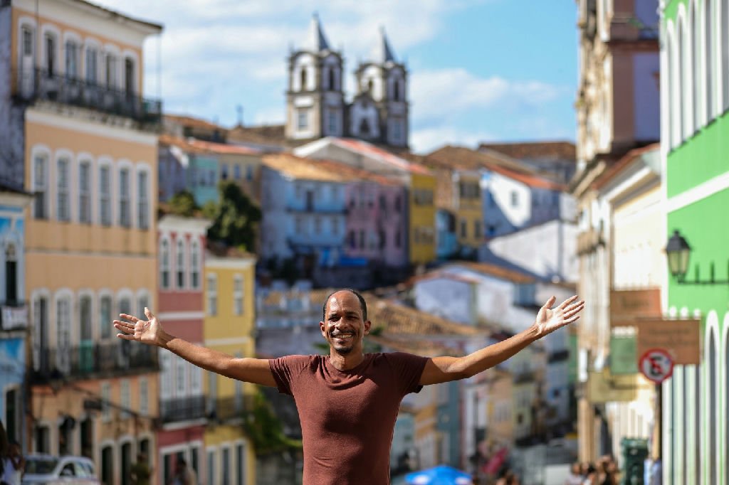 Influenciadores digitais transformam a paixão por Salvador em negócios lucrativos