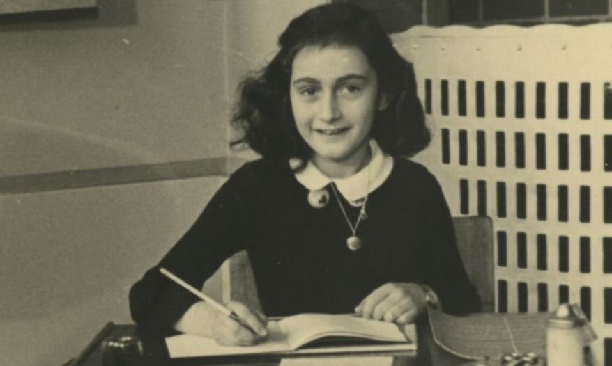 Instituições repudiam declaração que classificou o Diário de Anne Frank como vitimista