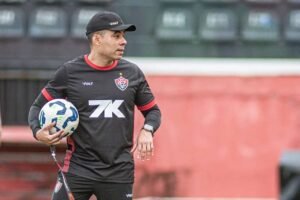 Jair Ventura recusa proposta do Internacional e mantém compromisso com o Vitória