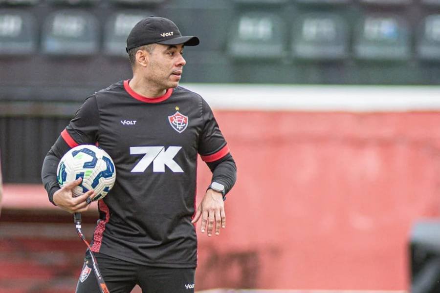 Jair Ventura recusa proposta do Internacional e mantém compromisso com o Vitória
