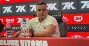 Jair Ventura valoriza respaldo da diretoria do Vitória após triunfo sobre o Grêmio