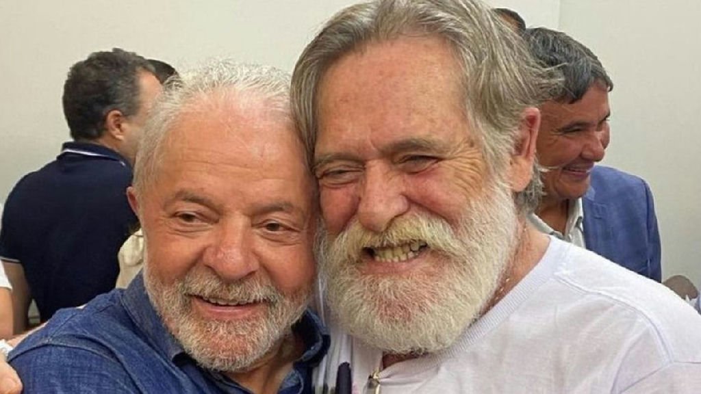 José de Abreu declara apoio a Lula em encontro público antes das eleições
