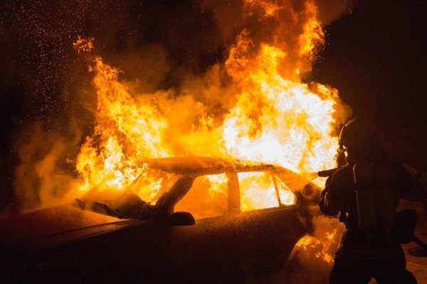 Justiça condena homem que incendiou veículos da ex-companheira e do atual namorado em Santa Catarina