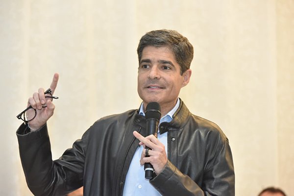 Kassio Nunes Marques veta busca contra ACM Neto em investigação da Polícia Federal