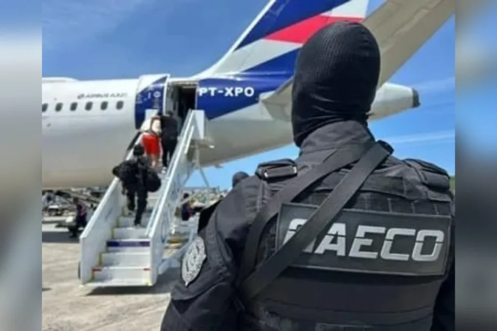 Líderes de facções criminosas são transferidos para presídios federais