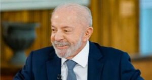 Lula aborda polêmica do uísque de banqueiro e afirma ter consumido o presente