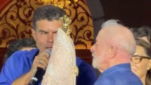 Lula defende Nossa Senhora Aparecida em ato eleitoral realizado em Belém