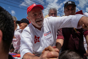Lula mantém liderança expressiva na Bahia com 30 pontos de vantagem