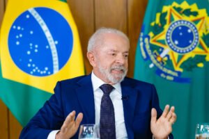 Lula sanciona lei que amplia oferta de trombolíticos no SUS para casos de infarto e AVC