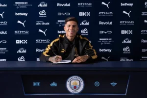 Manchester City oficializa a chegada do meio-campista Enzo Fernández