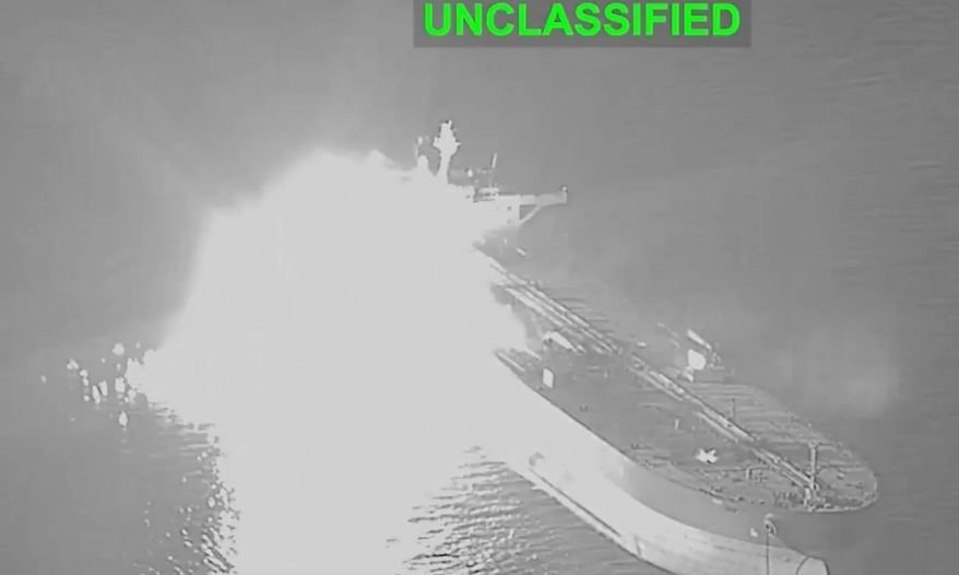 Marinha dos EUA afunda três petroleiros iranianos após ataque a navios de guerra neste sábado