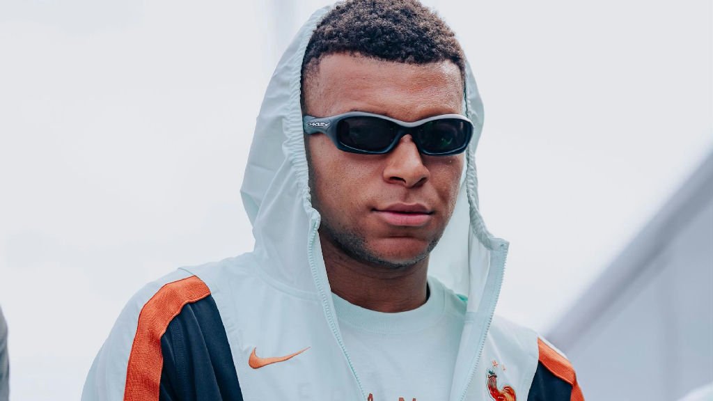 Mbappé encerra parceria com a Nike e firma acordo histórico com a suíça On
