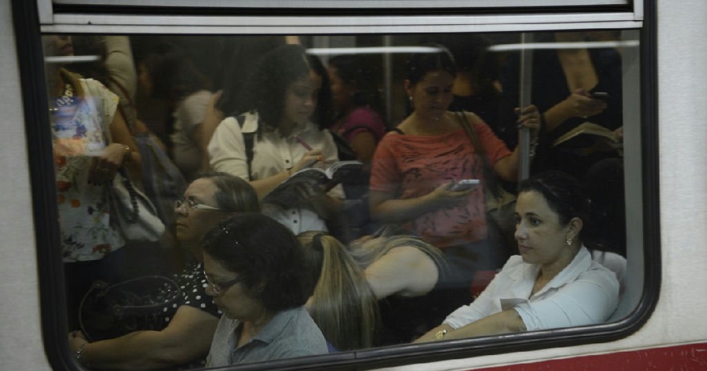 Medo da violência impacta rotina e escolhas profissionais de 78% das mulheres brasileiras