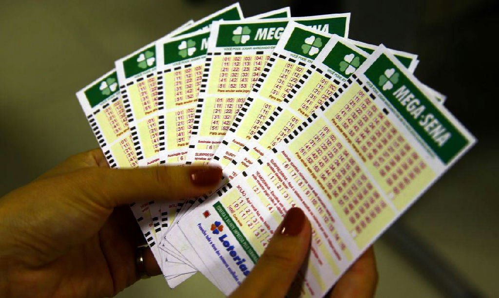 Mega-sena acumula prêmio de R$ 28 milhões para sorteio deste domingo