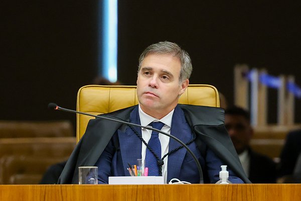 Mendonça questiona Fachin sobre legalidade de decisão tomada por Flávio Dino