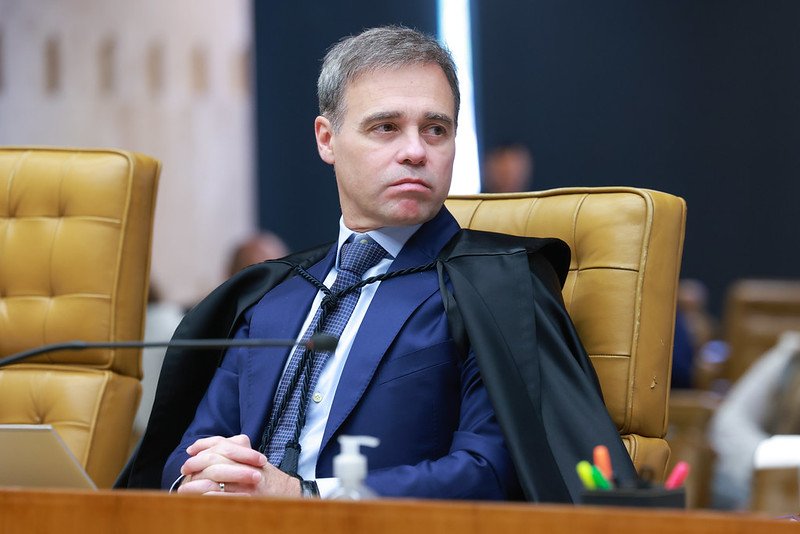 Mendonça recusa abertura total de celular de Vorcaro antes de julgamento no STF