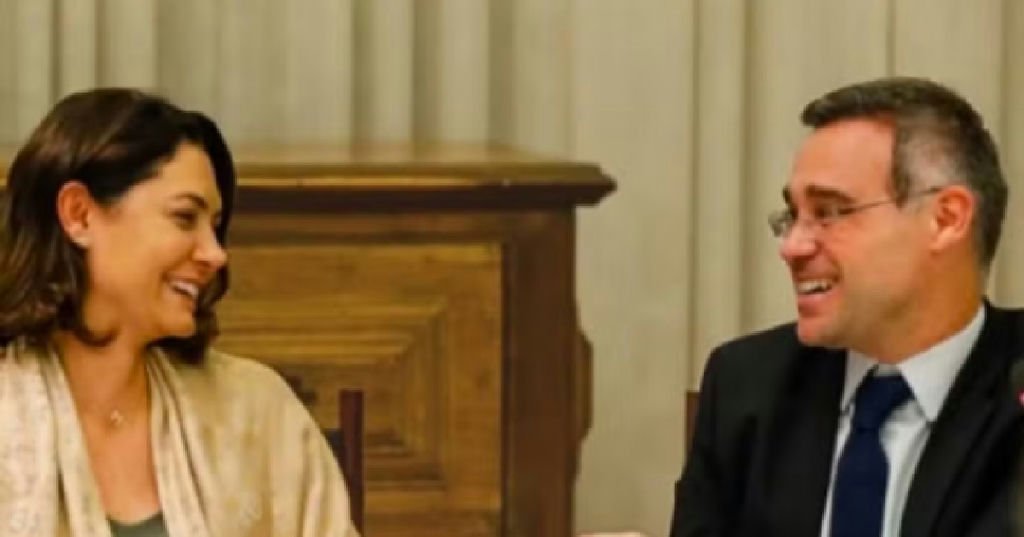 Michelle Bolsonaro defende André Mendonça e o classifica como ungido do Senhor