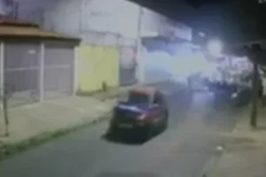 Motorista abandona passageiros após colisão contra três veículos em Ceilândia
