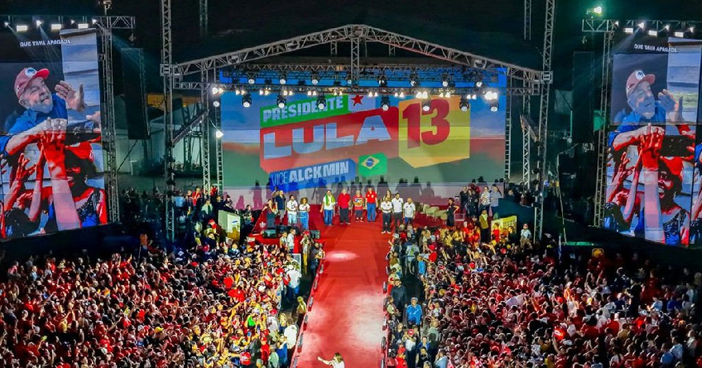 Nunes Marques veta uso de painéis de LED em atos de Lula após pedido de aliados de Bolsonaro